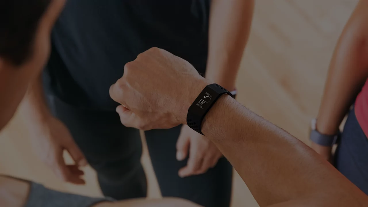 Bracelet Santé & Sport Fitbit Charge 4 avec GPS intégré !